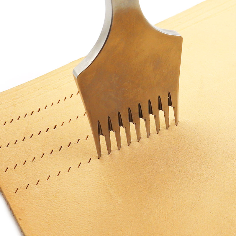 NEUER hochwertiger Leder-Stanz – Leatherwork In French Bewertung und Preis