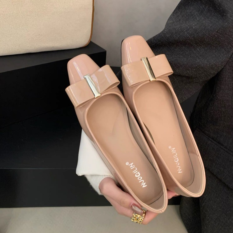 Quadratische Schleifen-Slipper – Leatherwork In French Bewertung und Preis